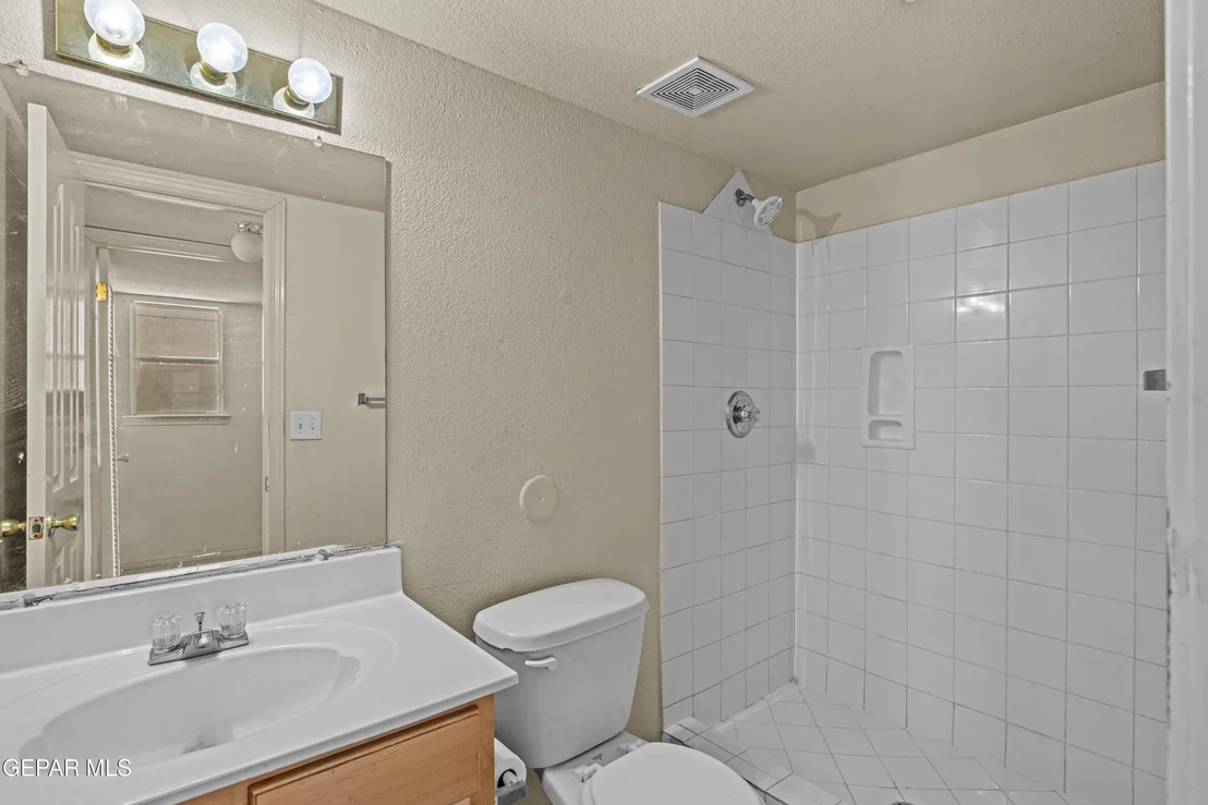 Photo of 10817 WALDEN POND Street