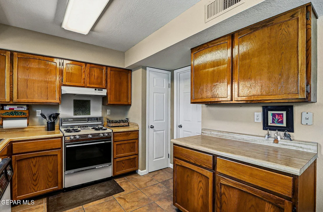 Photo of 824 AGUA CALIENTE Drive