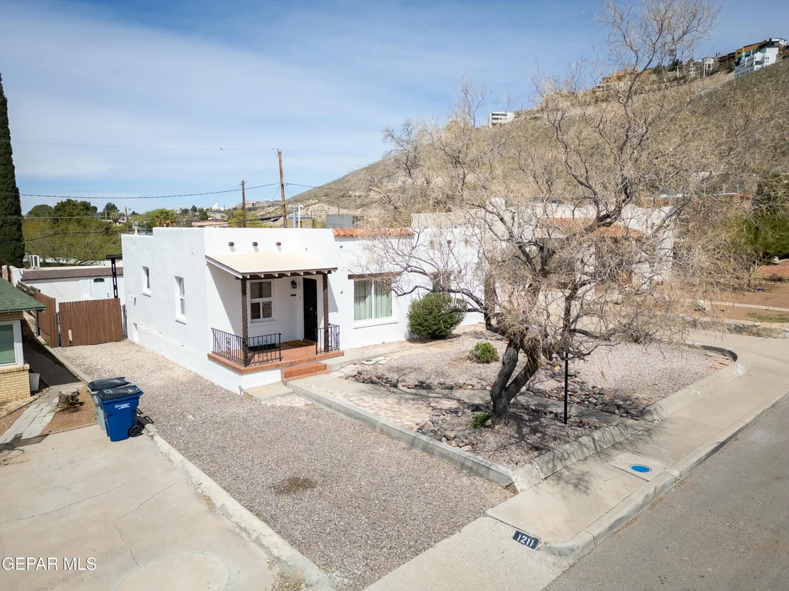 Photo of 1211 MESITA Drive