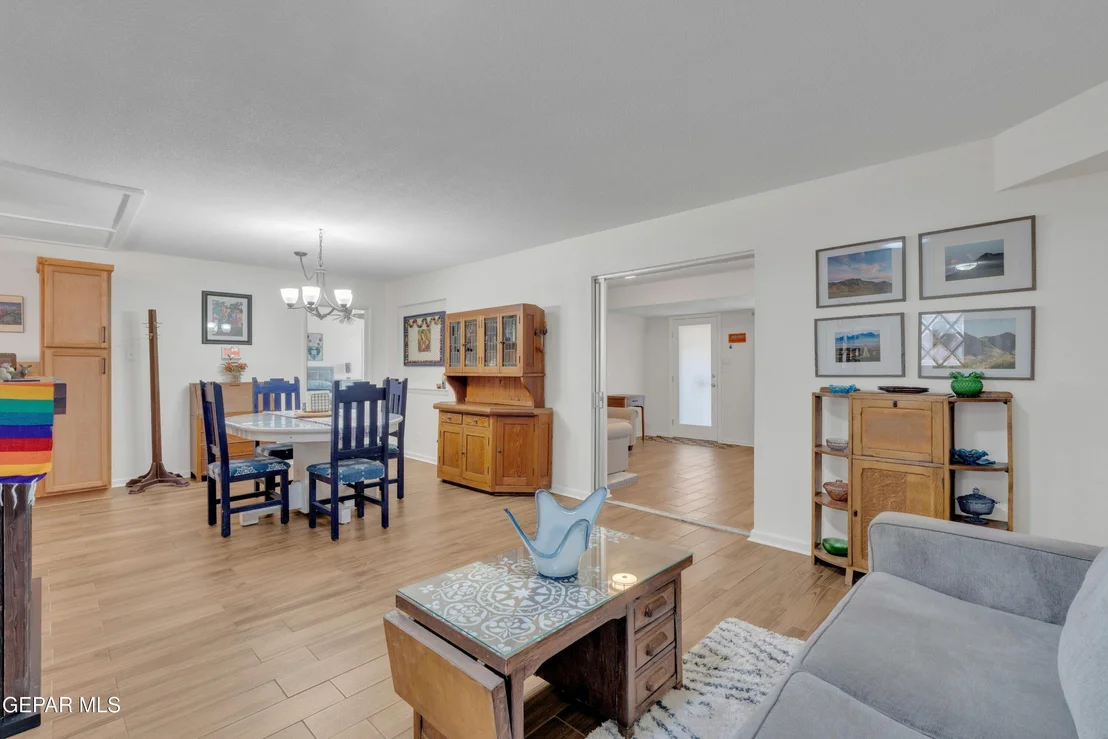 Photo of 400 Perth Court