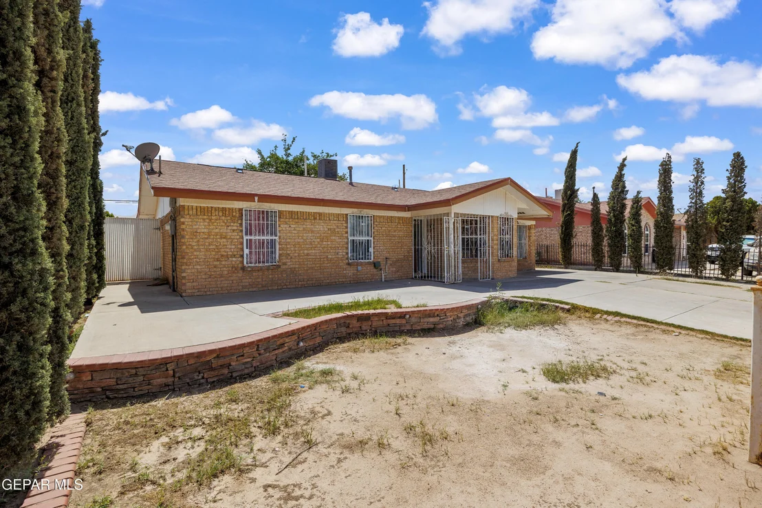 Photo of 9232 Morelia Road