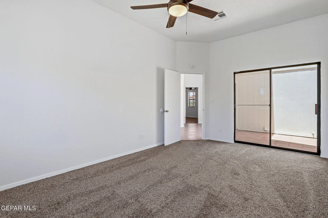 Photo of 628 WOODCREST Lane