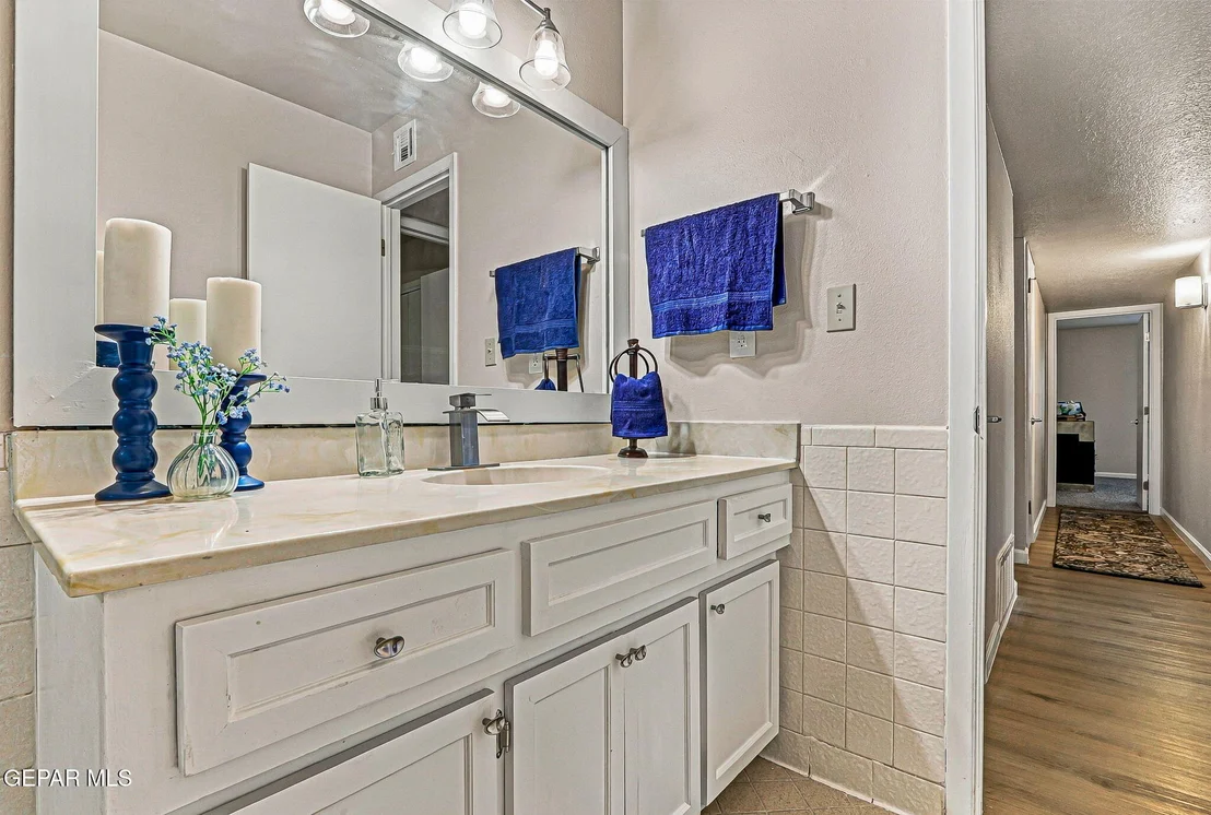 Photo of 220 SERRANIA Drive