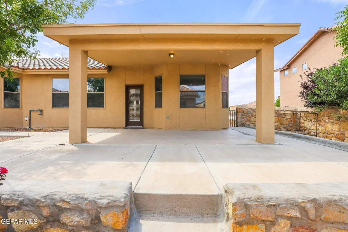 Photo of 5620 VALLEY MAPLE Drive