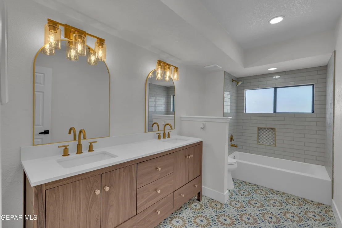 Photo of 1305 JAMES KELLEY Drive