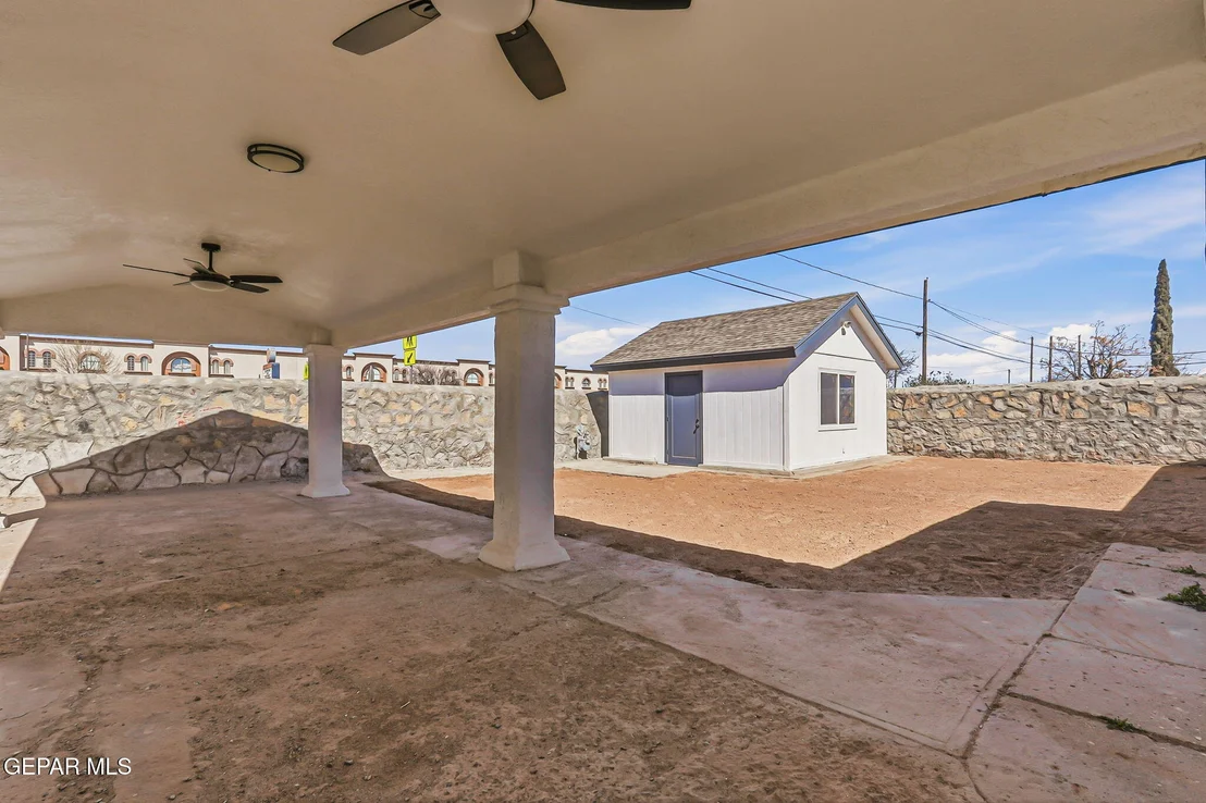 Photo of 261 GLADYS Avenue
