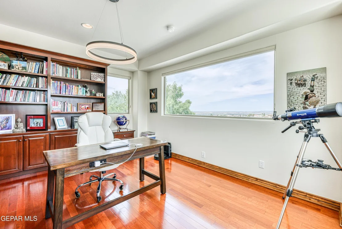 Photo of 6309 VIA SERENA Drive
