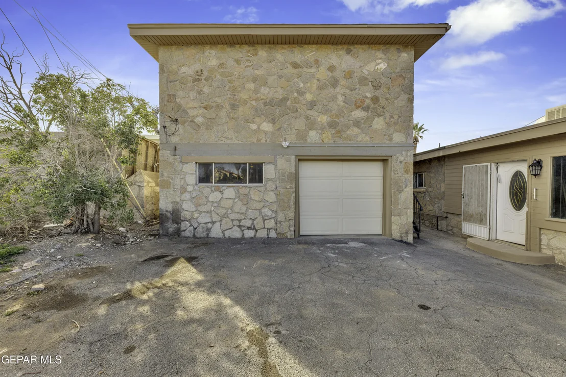 Photo of 2500 HAWLEY Circle