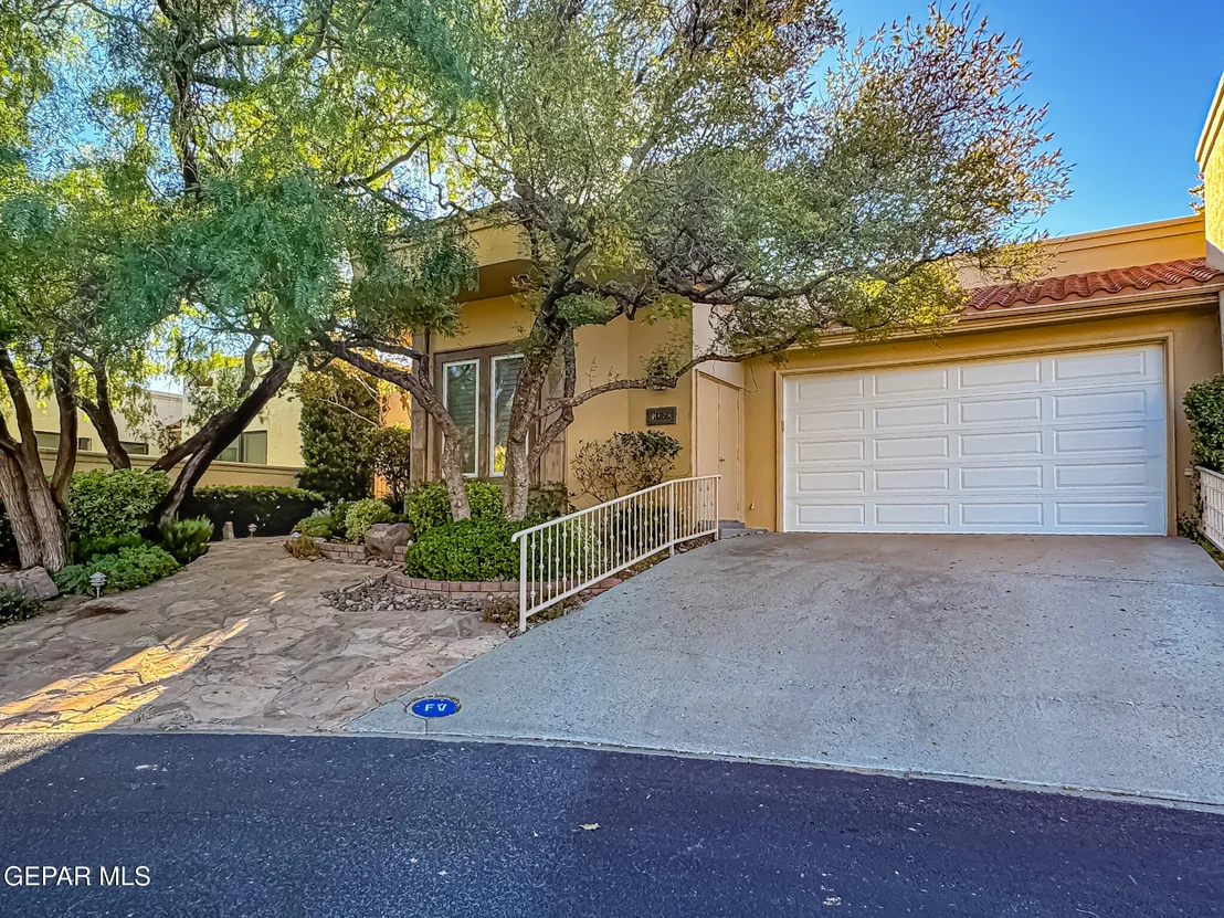 Photo of 1039 LOS JARDINES Circle