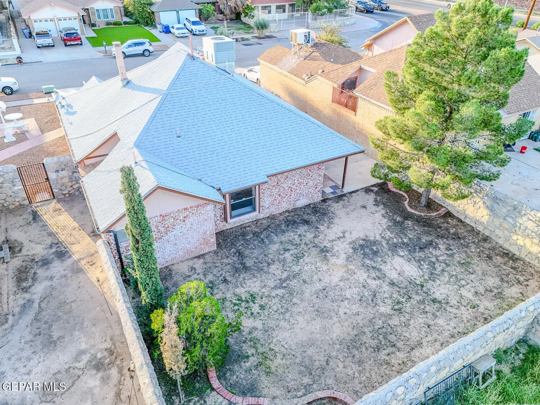 Photo of 1994 DANA BREE Drive