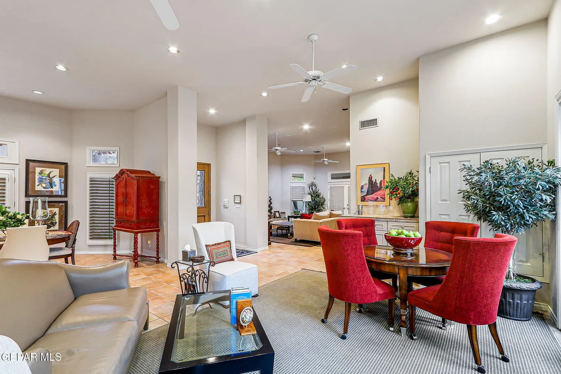 Photo of 1039 LOS JARDINES Circle