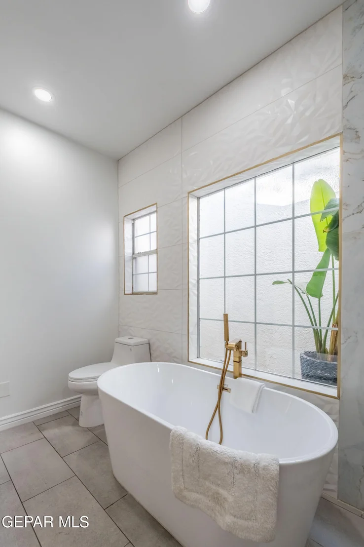 Photo of 721 WILLOW GLEN Drive