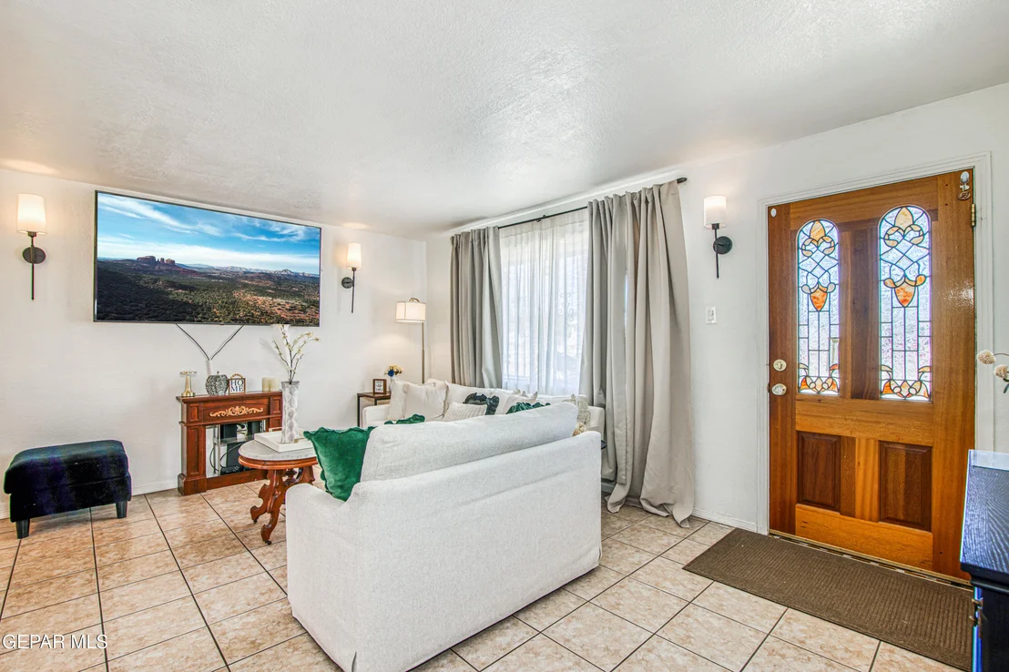 Photo of 1121 Belen Road