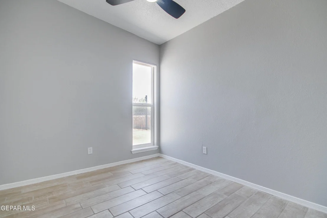 Photo of 6012 SINCLAIR Street