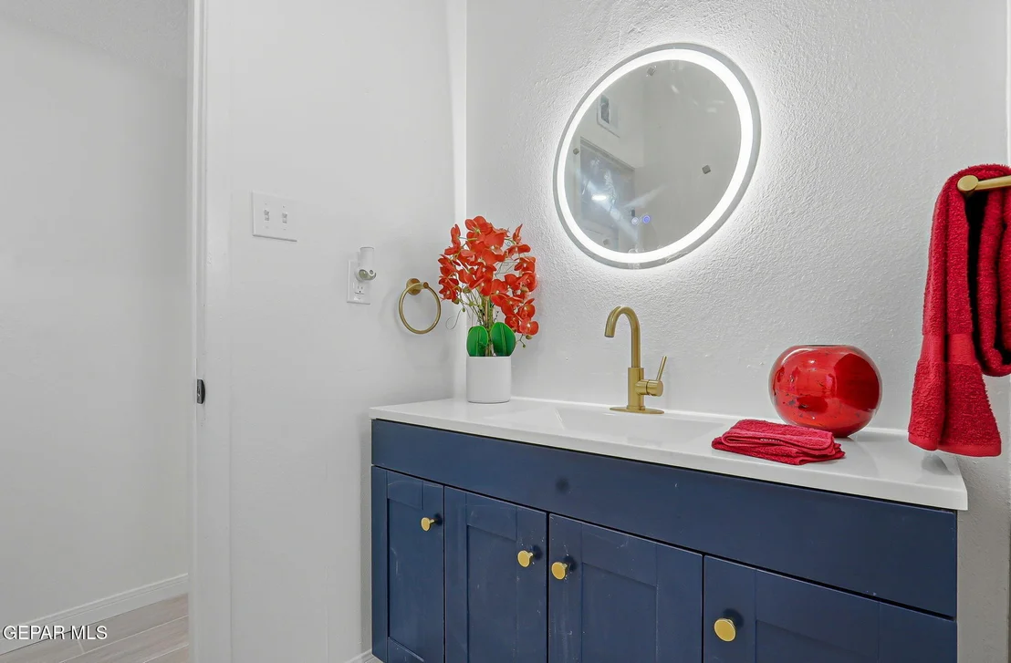 Photo of 113 W POINT Drive