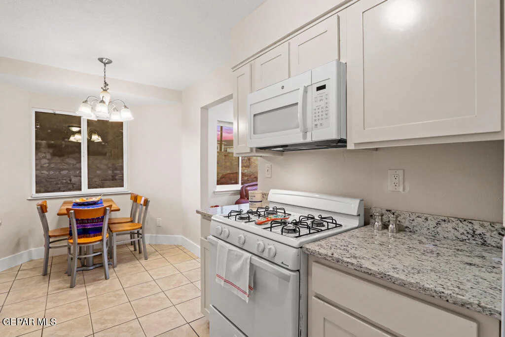Photo of 10053 Foothill Drive