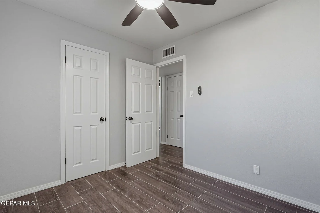 Photo of 261 GLADYS Avenue