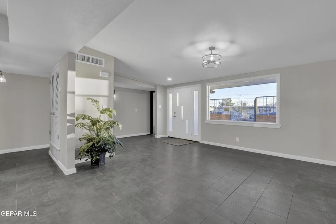 Photo of 7125 BANANA TREE Lane