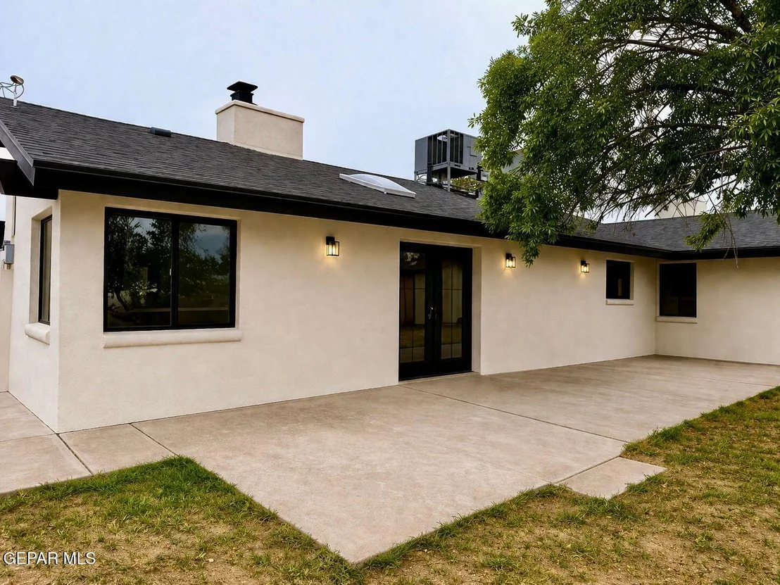 Photo of 775 W BORDERLAND Road
