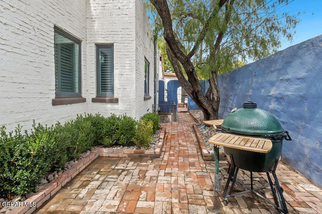 Photo of 808 BLANCHARD Avenue