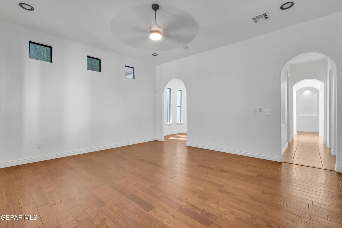 Photo of 5833 SUNDALE Road