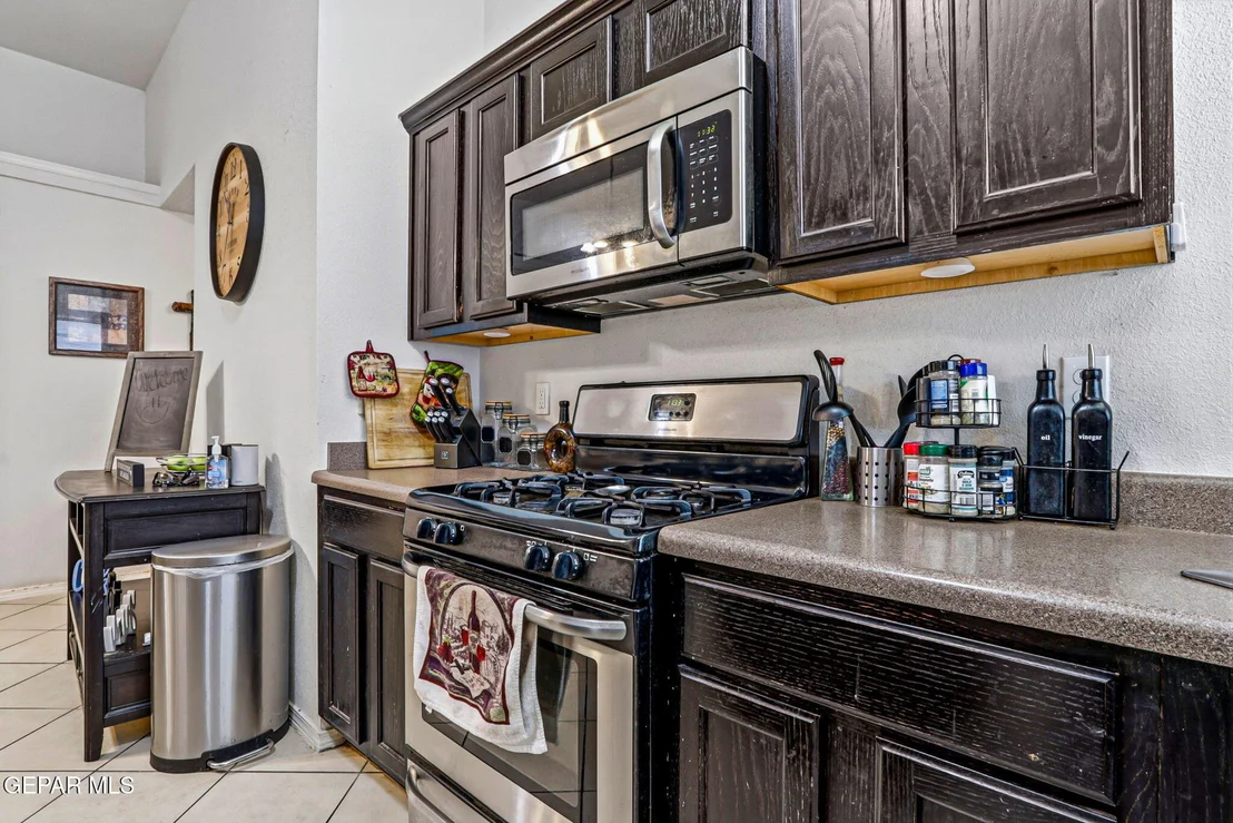 Photo of 616 VILLAS DEL VALLE Road