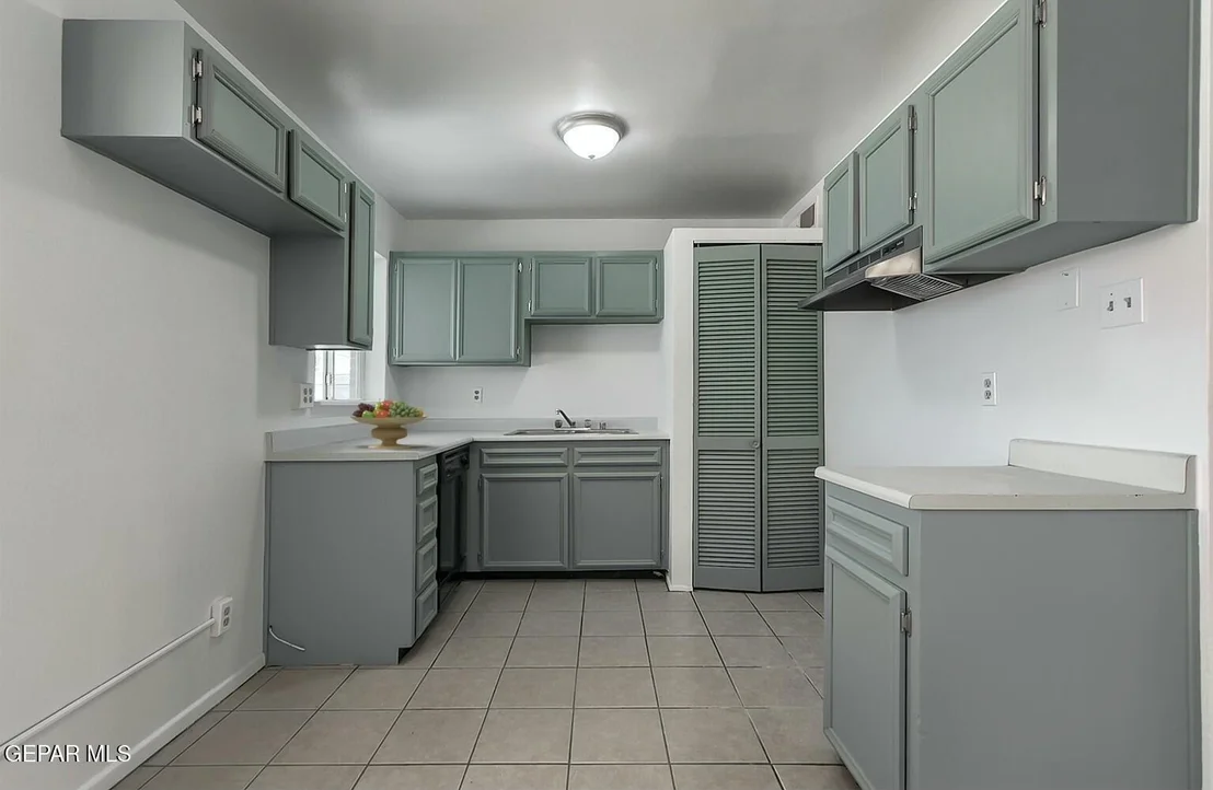 Photo of 2808 HAWICK Road