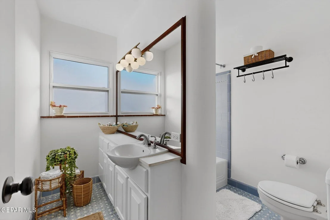 Photo of 3224 N Stanton Street