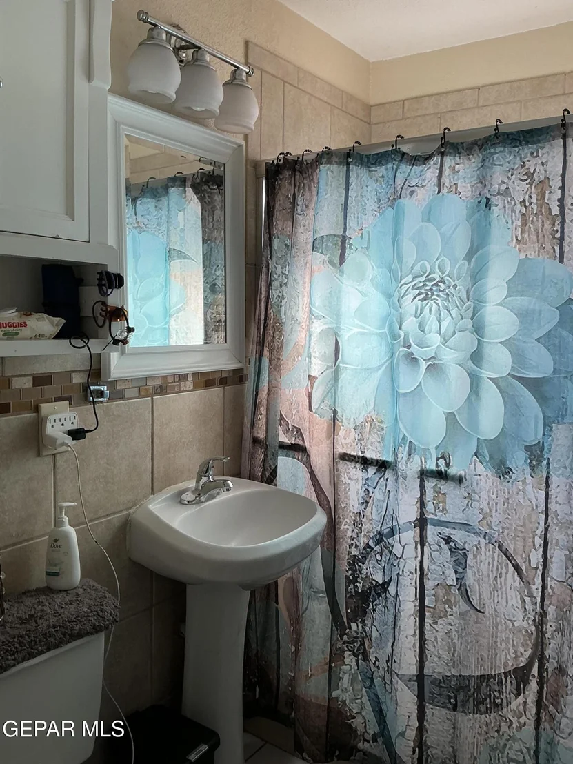 Photo of 6501 AZTEC Road