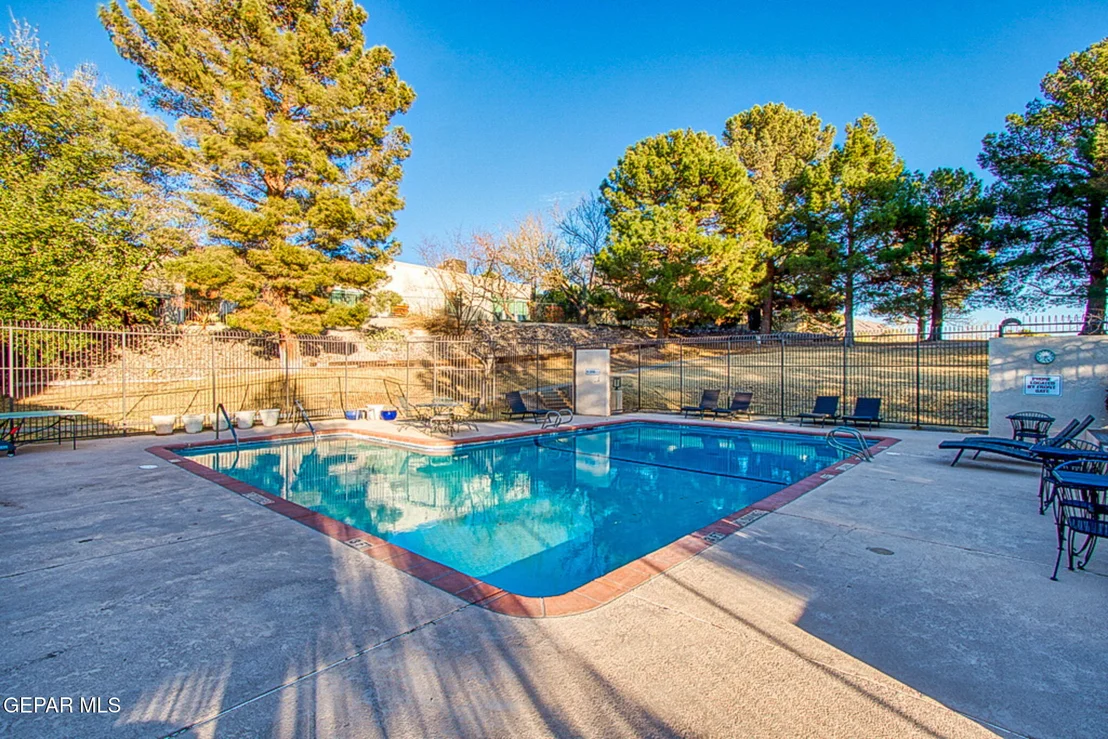 Photo of 1057 LOS JARDINES Circle