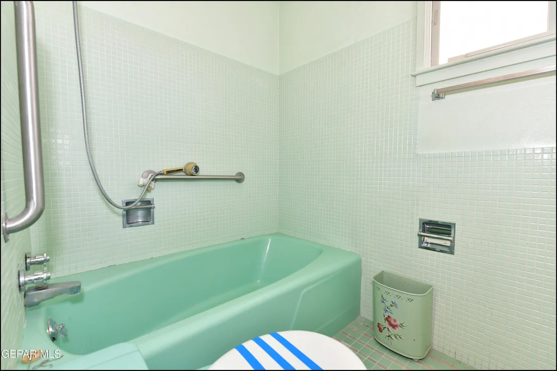 Photo of 9525 DESERT RIDGE Drive