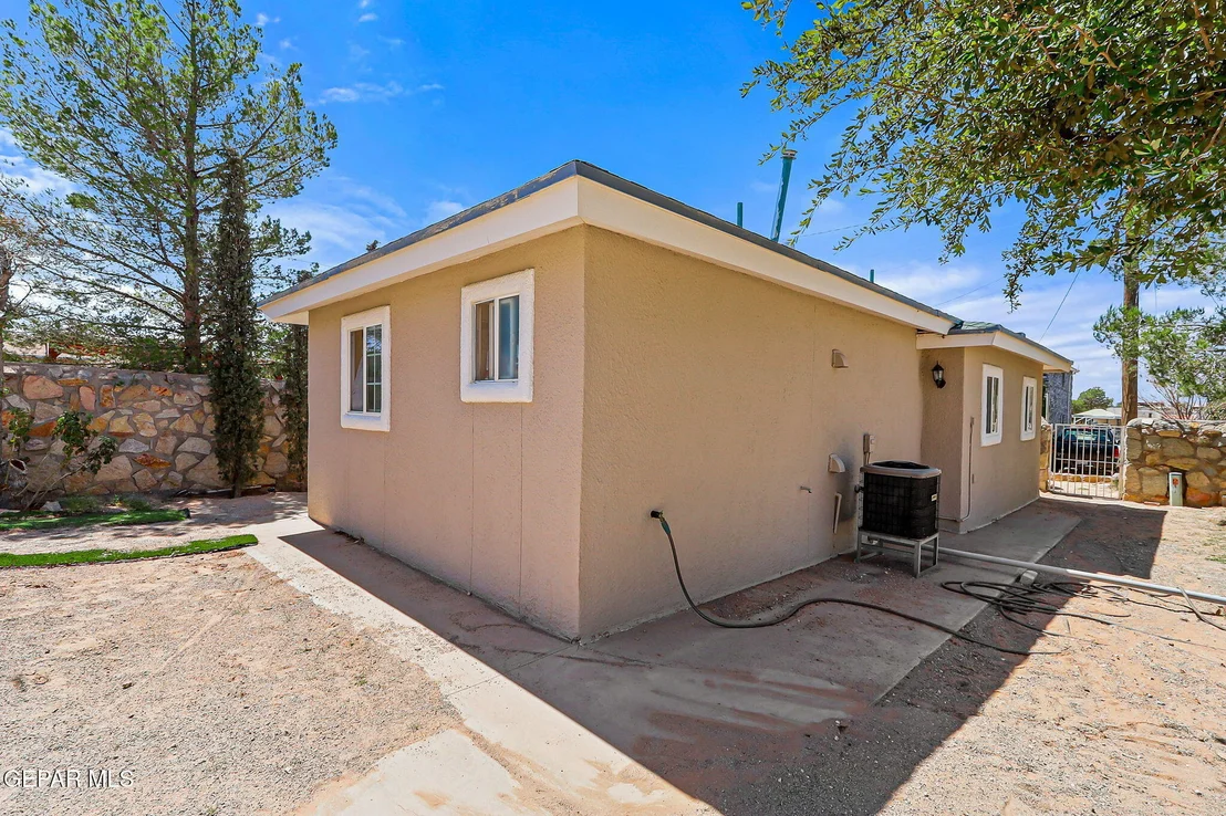 Photo of 4019 VANDERVEER Drive