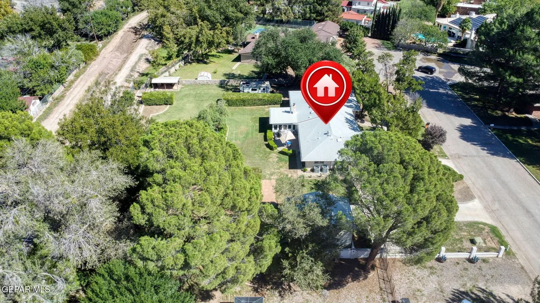 Photo of 717 LIVE OAK Drive