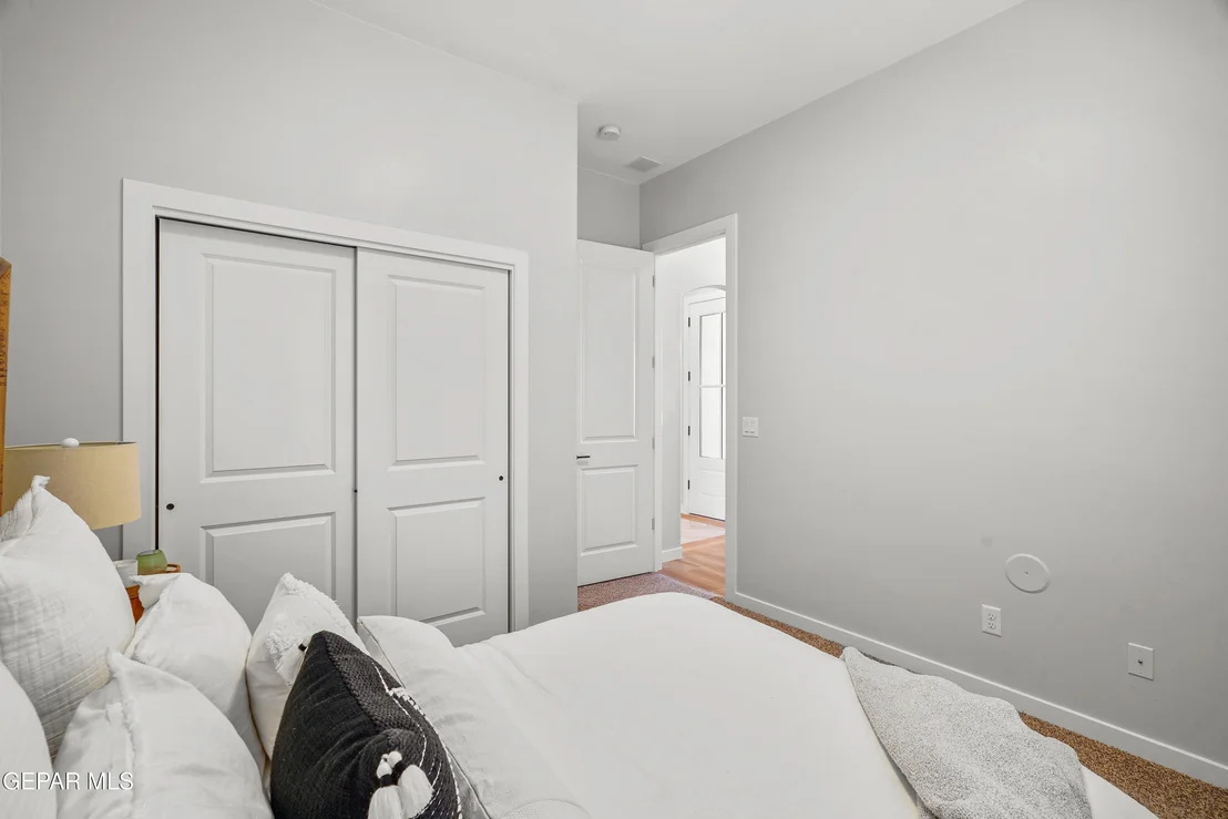 Photo of 904 Foley Place
