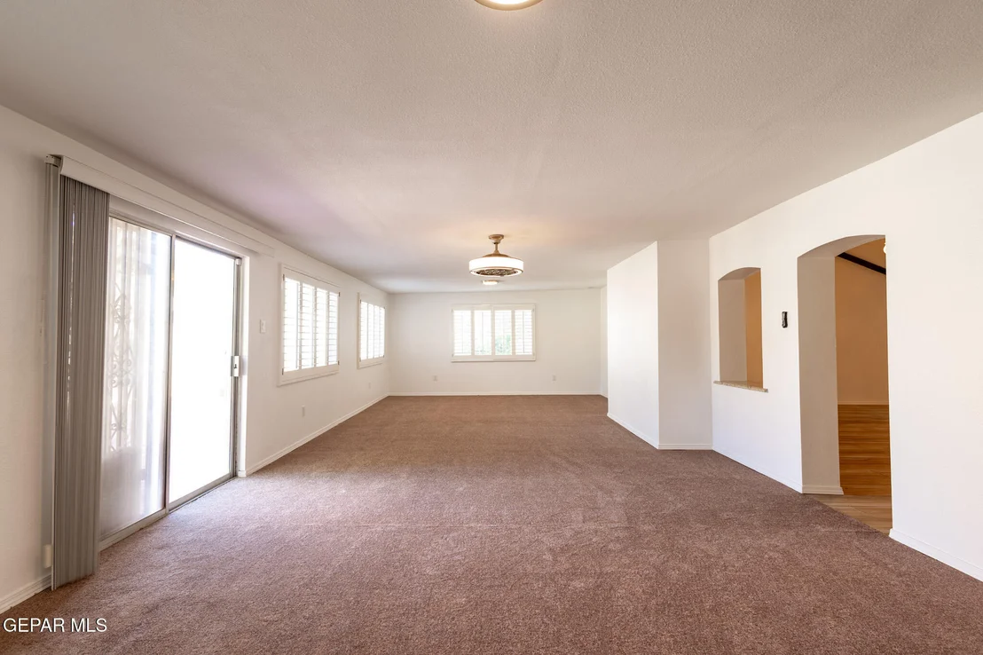 Photo of 14829 KINGSTON Road