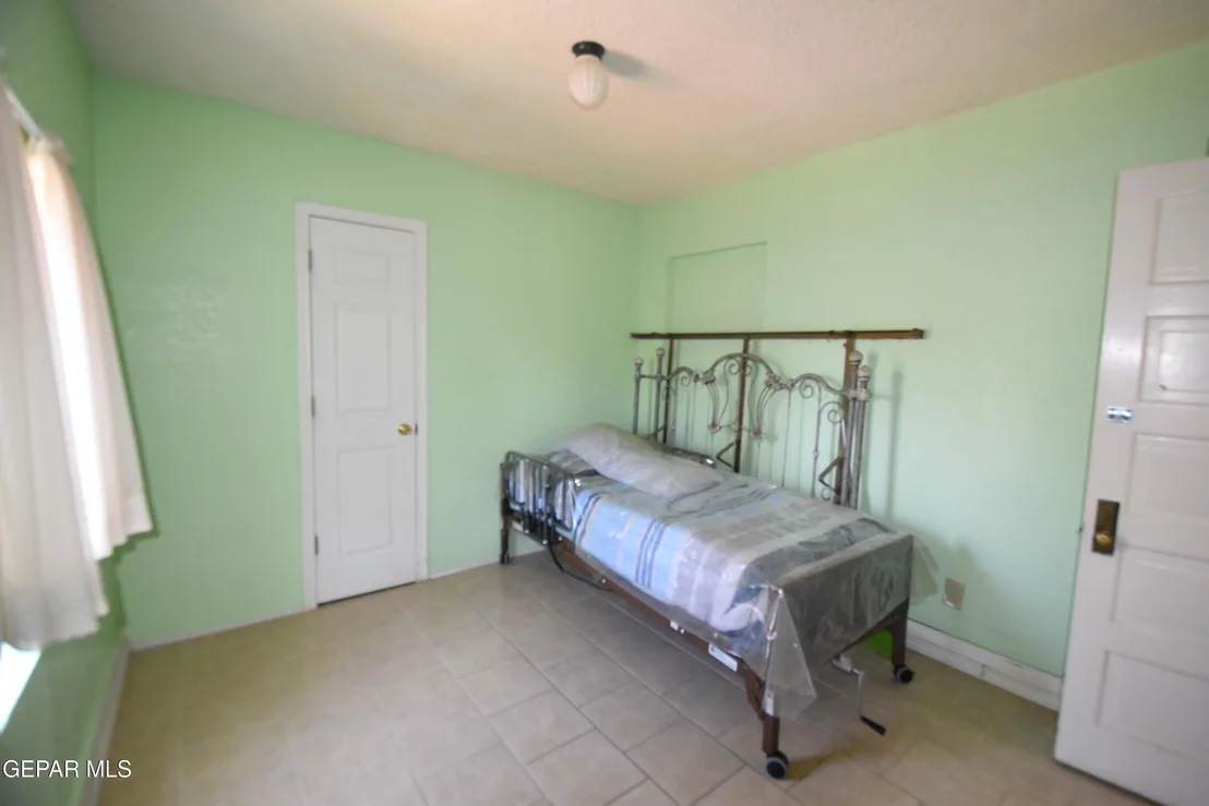 Photo of 1113 N Octavia Street