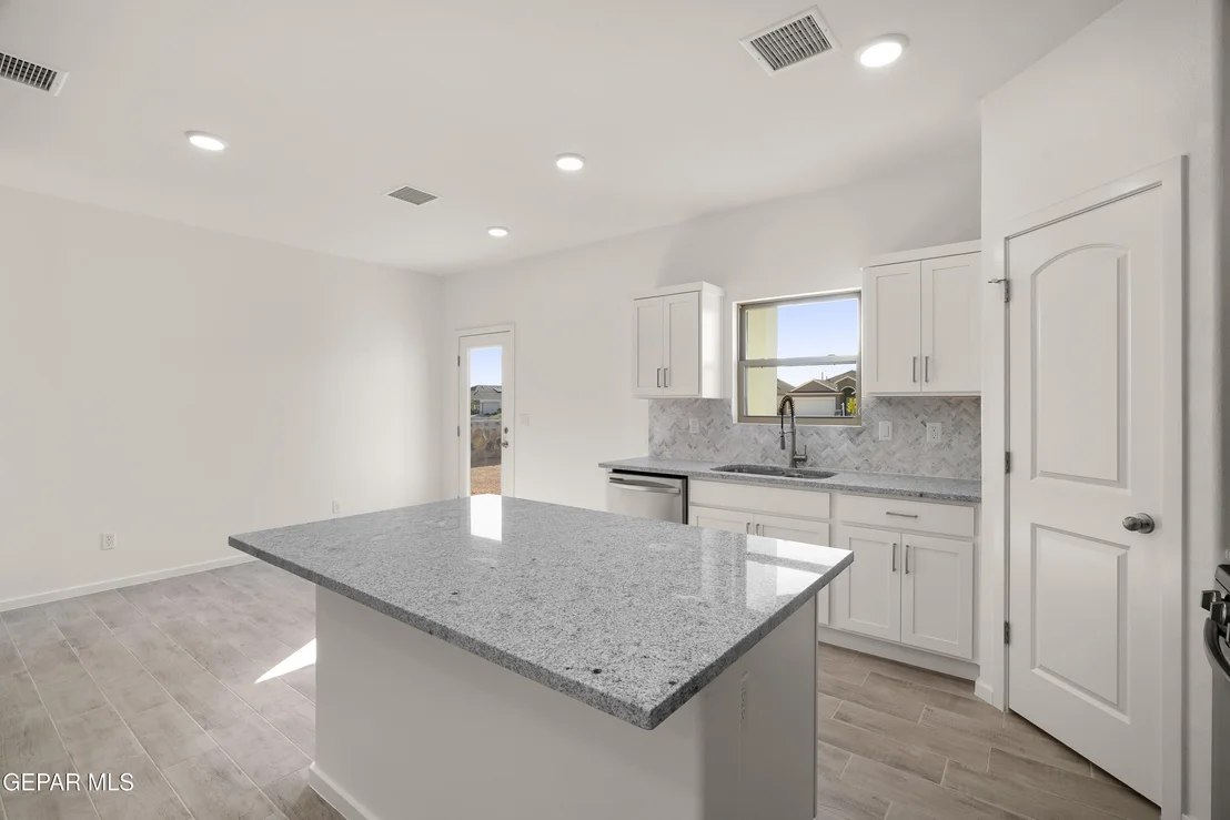 Photo of 13833 Summer Wave Avenue