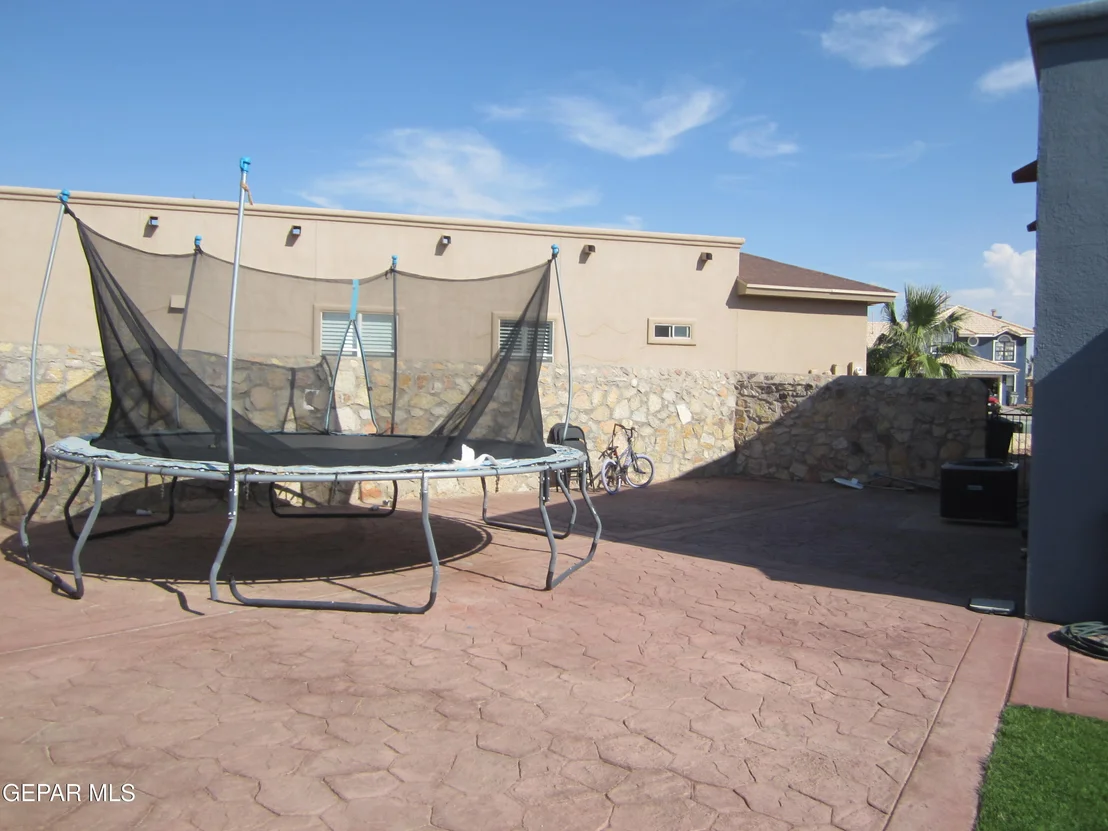 Photo of 7605 Dianjou Drive