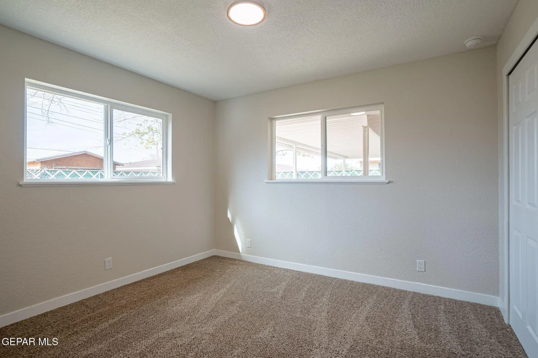 Photo of 3203 Shetland Road