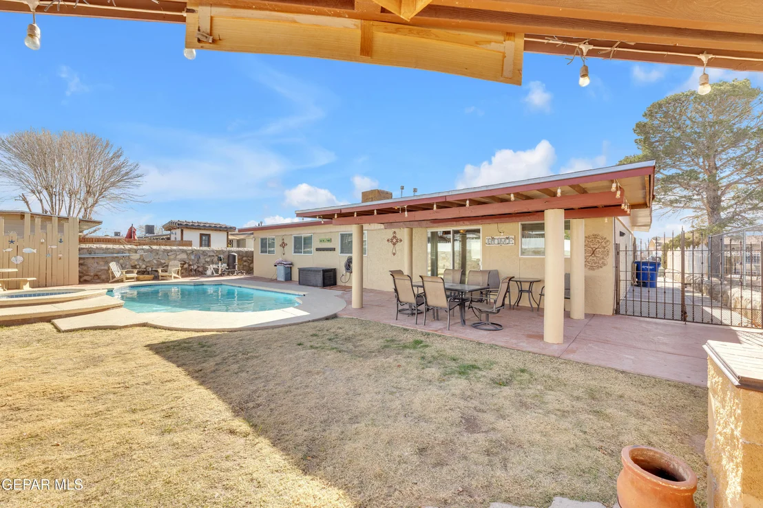Photo of 11113 SHORELINE Drive