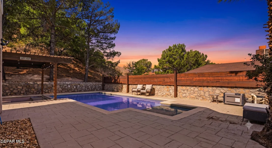 Photo of 845 CRESTA ALTA Drive