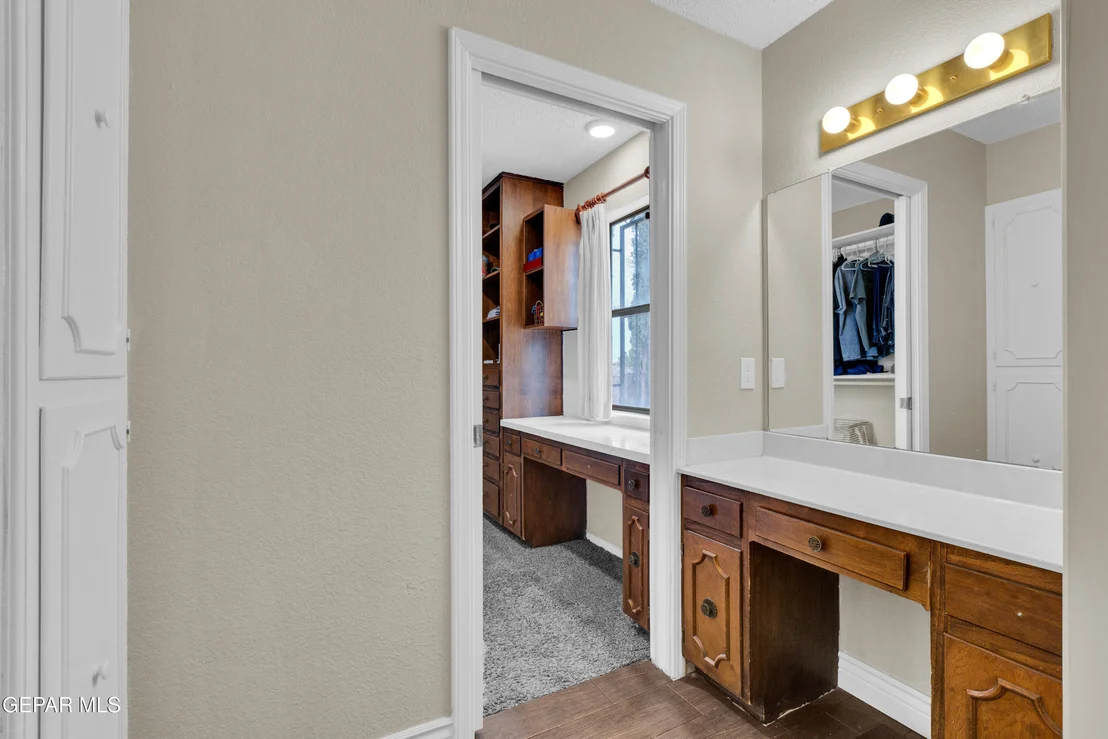 Photo of 425 VALPLANO Drive