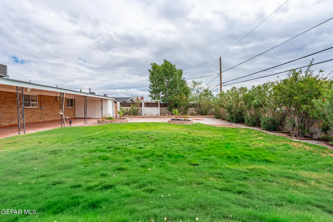 Photo of 8516 Mineola Drive