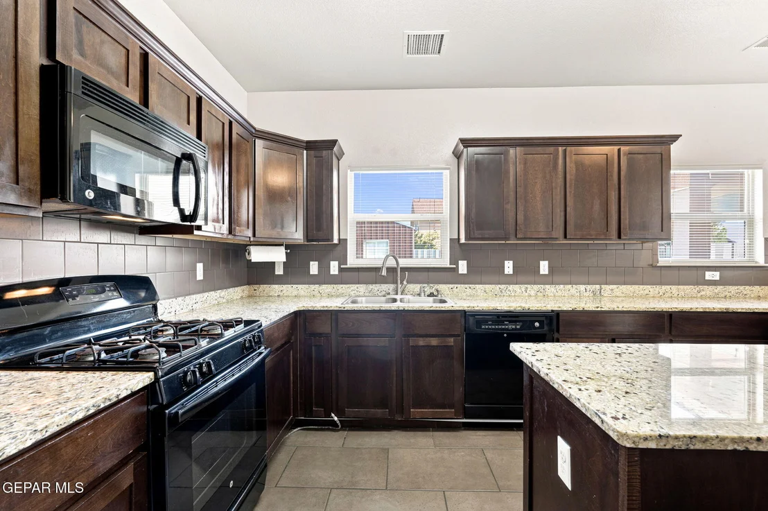 Photo of 14668 OLDENBERG Court