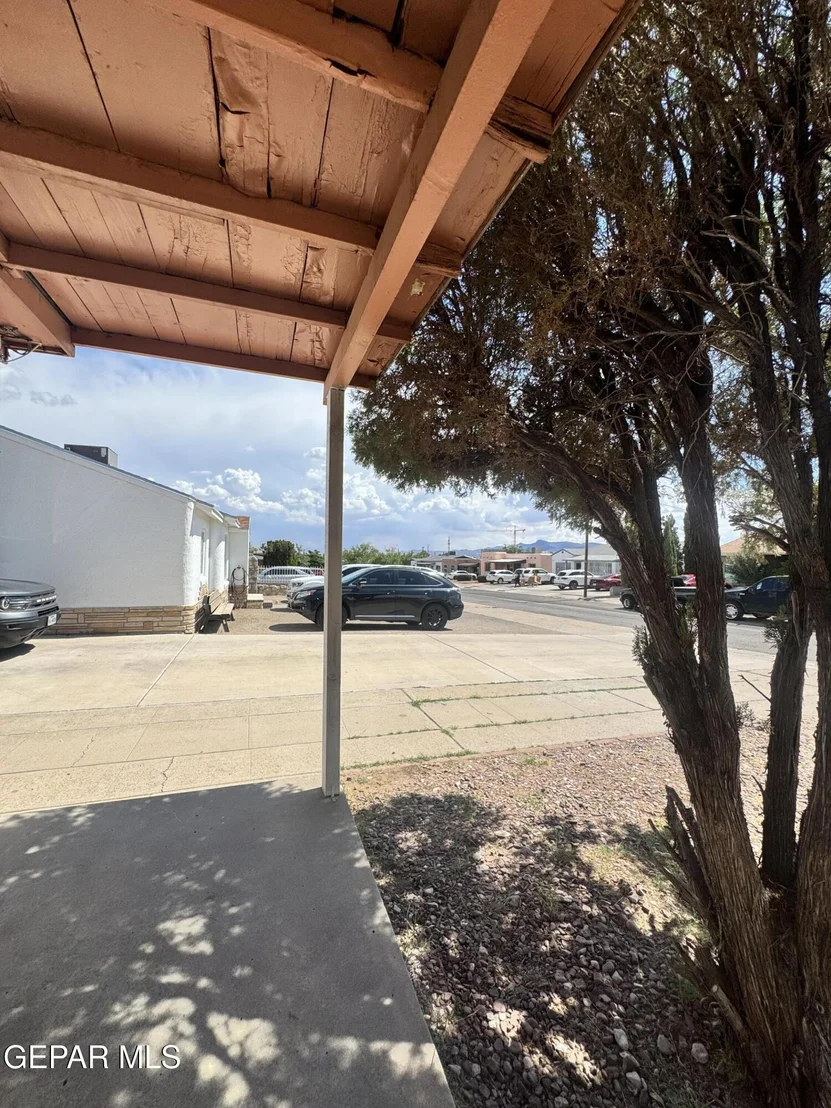 Photo of 828 OLSON Street