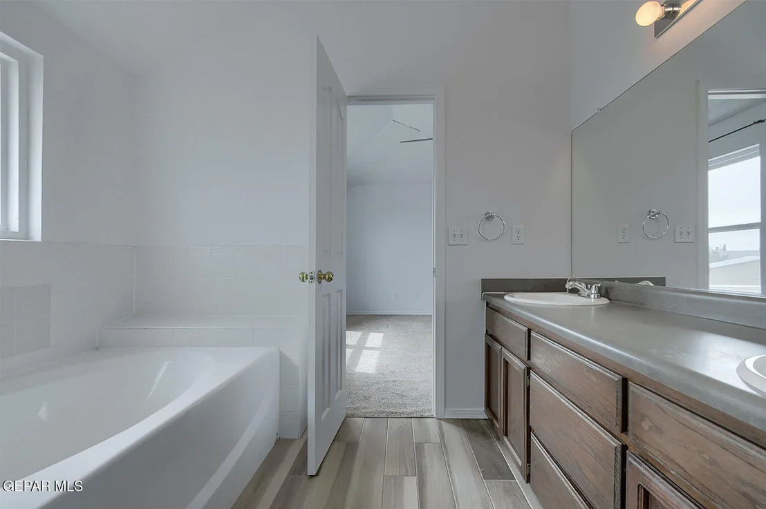 Photo of 455 Shadow Glen Court