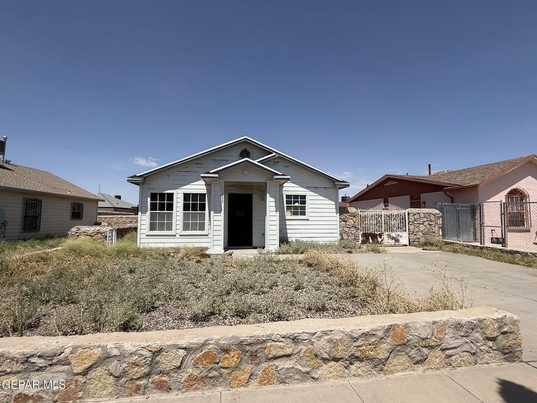 Photo of 11933 KINGS CREST Drive