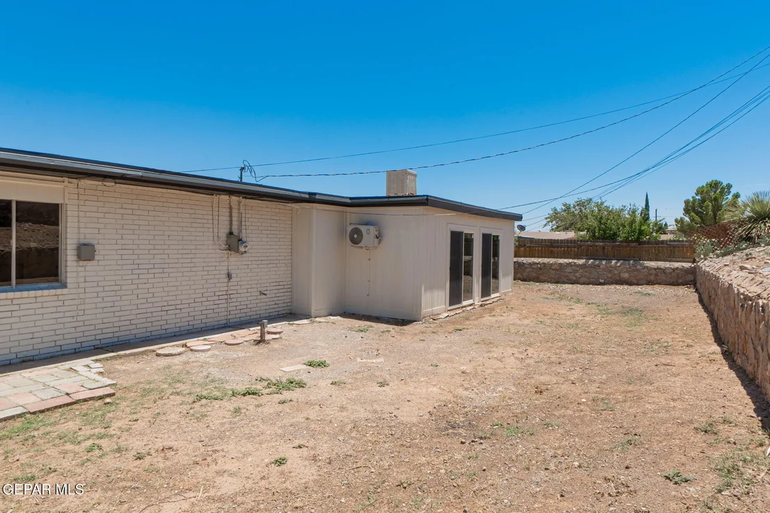 Photo of 9003 Magnetic Street