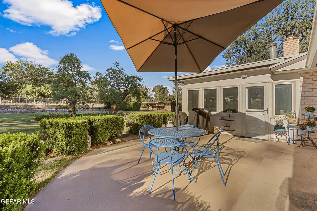 Photo of 717 LIVE OAK Drive