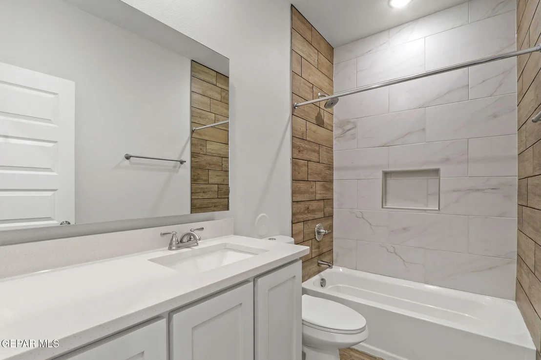 Photo of 521 OSIER Drive